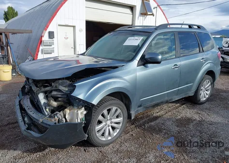 2011 Subaru Forester 2.5X Premium из США, поврежденный, VIN JF2SHBDC4BH781810
